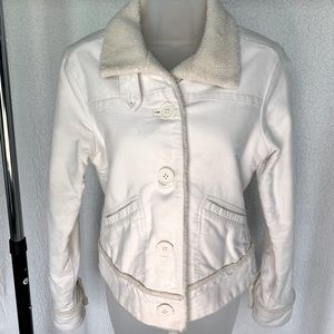 EUC American Eagle Sherpa-lined white trucker jacket